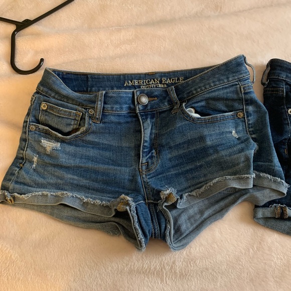 Medium&dark wash American Eagle jean shorts - Picture 2 of 4